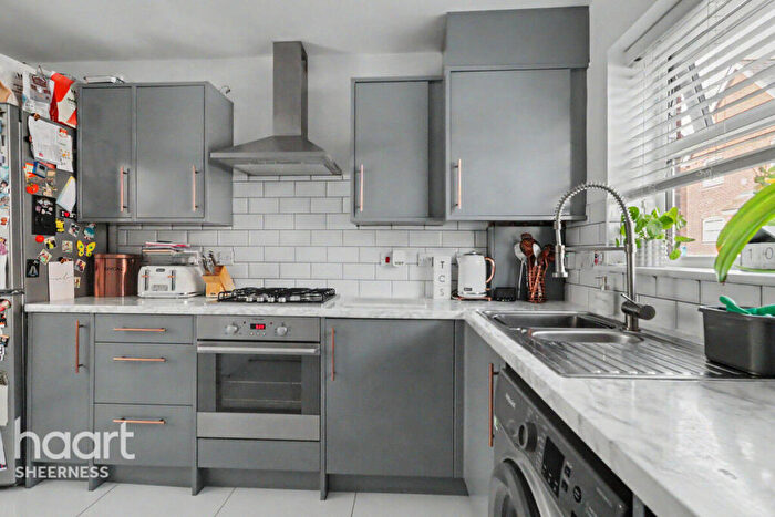 3 Bedroom Semi-Detached House For Sale In Cliffhouse Avenue, Minster, ME12
