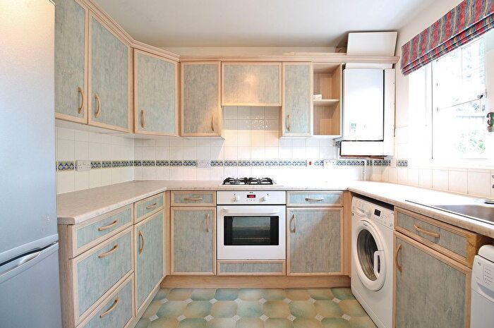 3 Bedroom End Of Terrace House To Rent In Gladstone Gardens, Hounslow, TW3