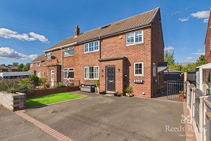 3 Bedroom Semi-Detached House For Sale In Holmsley Crest, Woodlesford, Leeds, West Yorkshire, LS26