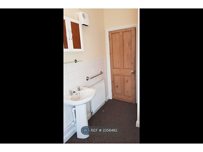 1 Bedroom Terraced House To Rent In Denton Terrace, Morley, Leeds, LS27