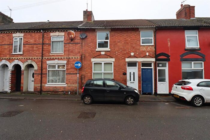 3 Bedroom Terraced House To Rent In King Street, Kettering, NN16