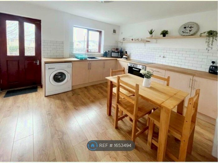 2 Bedroom Terraced House To Rent In Corlan Y Rhos, Llanrug, Caernarfon, LL55