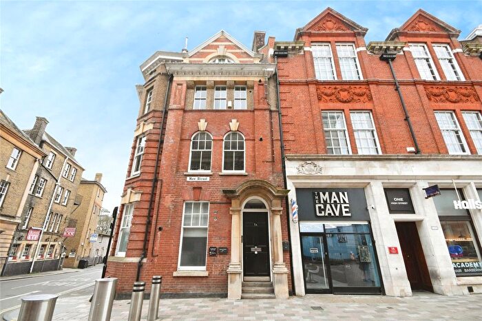 2 Bedroom Flat For Sale In High Street, Chelmsford, Essex, CM1