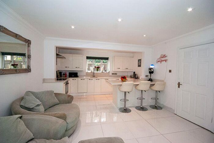 3 Bedroom Terraced House For Sale In Nelson Drive, Leigh-On-Sea, SS9