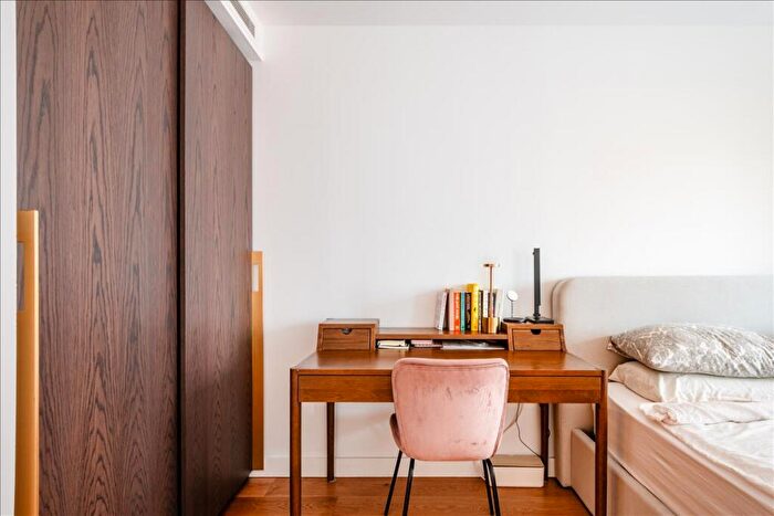 1 Bedroom Apartment For Sale In Islington Square, Angel, N1