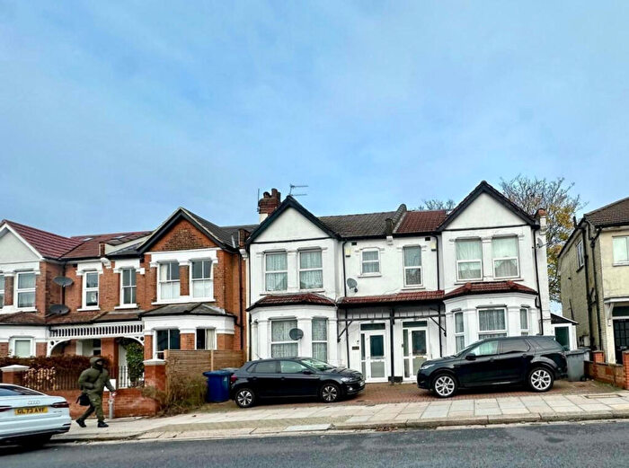 6 Bedroom Semi Detached House For Sale In Station Road, Finchley, N3