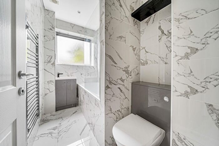 1 Bedroom Flat To Rent In High Wigsell, Twickenham Road, Teddington, TW11