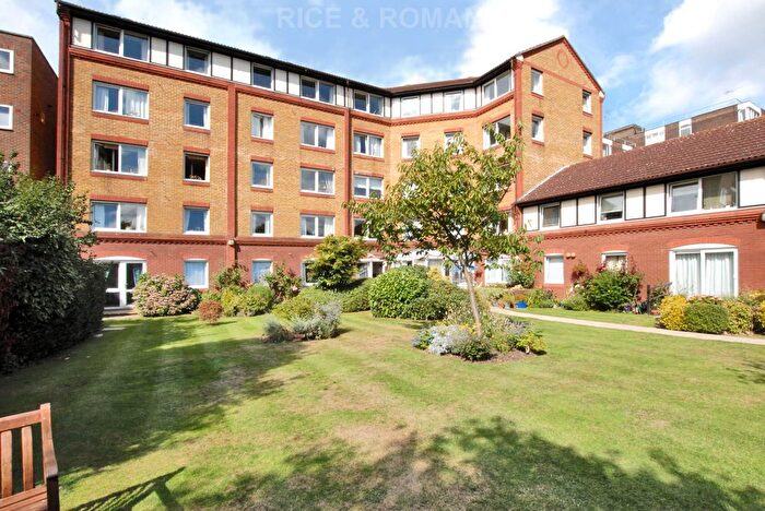 1 Bedroom Flat To Rent In Fairview Court, Kingston Upon Thames, KT2