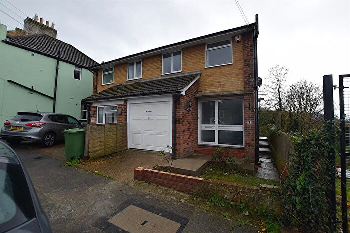 3 Bedroom Semi Detached House To Rent In Victoria Avenue, Hastings, TN35