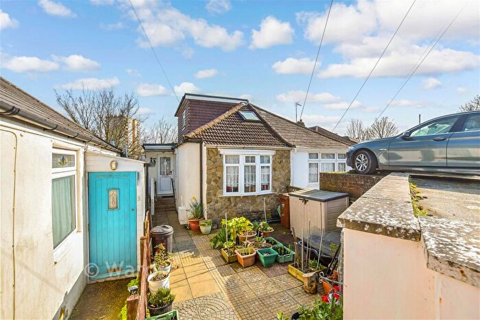 2 Bedroom Semi-Detached Bungalow For Sale In Magpie Hall Road, Chatham, Kent, ME4