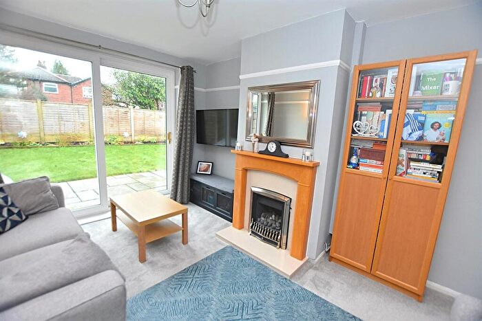 3 Bedroom Semi-Detached House For Sale In Northway, Holmes Chapel, CW4