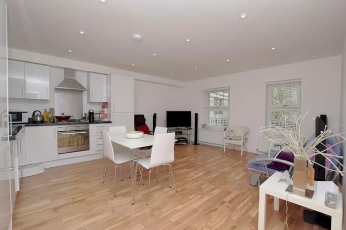 2 Bedroom Flat To Rent In Bartholomews Court, Christmas Street, BS1