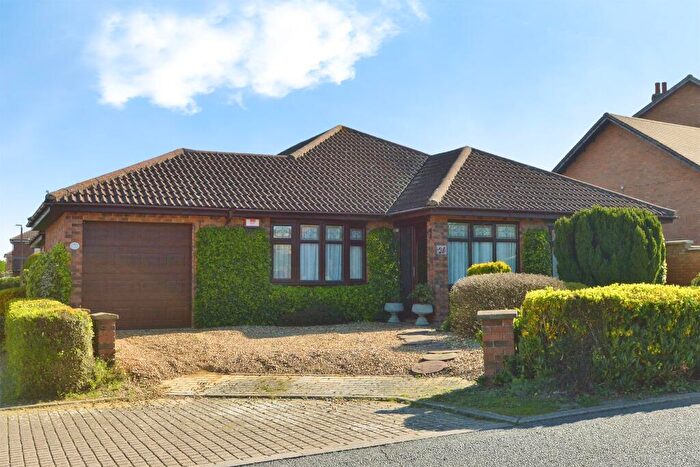 3 Bedroom Detached Bungalow For Sale In Barkestone Close, Emerson Valley, Milton Keynes, MK4