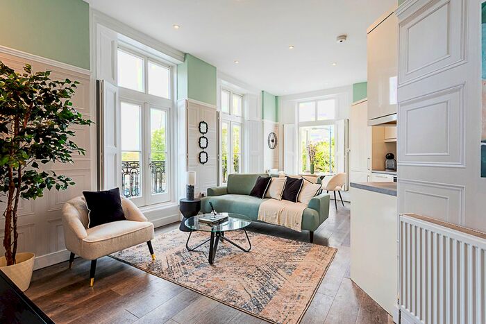 2 Bedroom Flat To Rent In Flat, Church Road, London, SE19