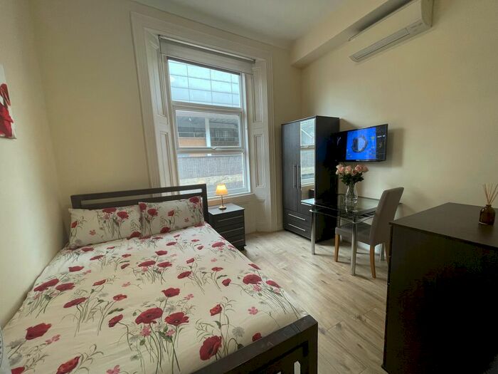 Studio To Rent In Cromwell Road, London, SW7