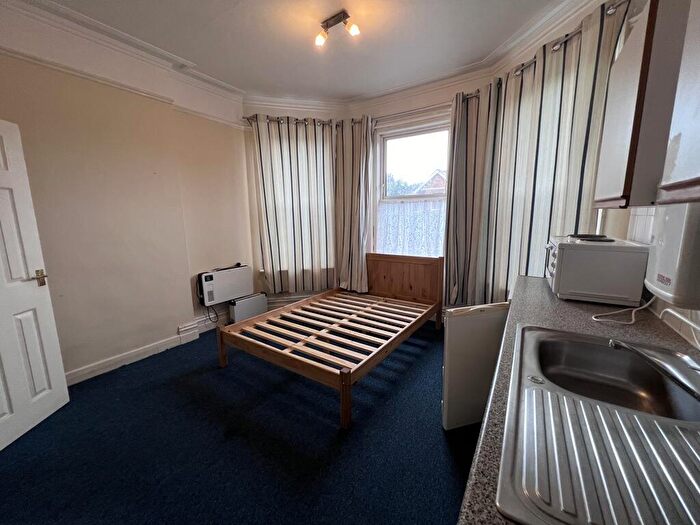 Flat To Rent In Flat, Harkwood Court, Bournemouth Road, Bournemouth, Dorset, BH14