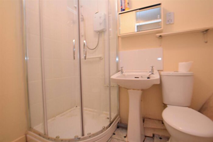 2 Bedroom Semi-Detached Bungalow For Sale In Summerfield Drive, Middleton, Manchester, M24