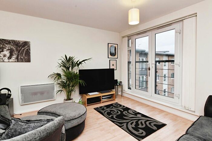 1 Bedroom Flat For Sale In Southernhay Close, Basildon, Essex, SS14