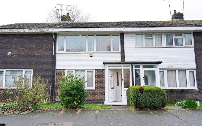 3 Bedroom Terraced House For Sale In Markhams Chase, Basildon, SS15