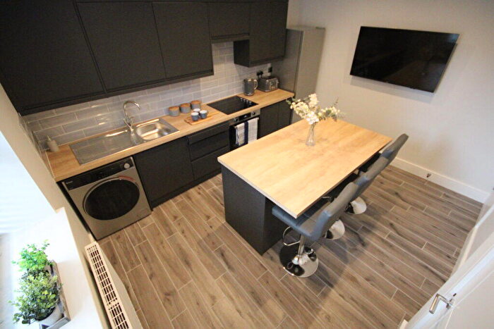 3 Bedroom End Of Terrace House To Rent In Thornville Mount, Leeds, LS6