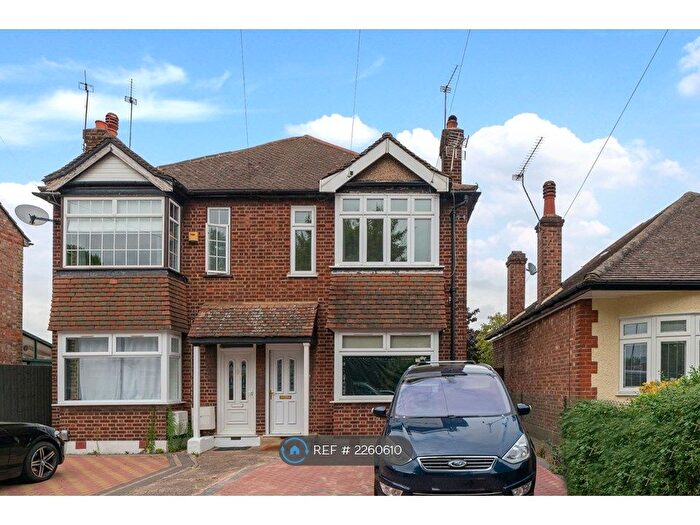 2 Bedroom Flat To Rent In Sinclair Road, London, E4