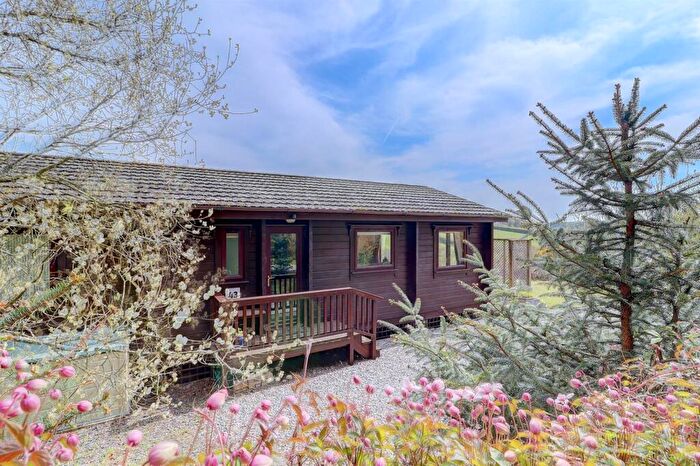 3 Bedroom Chalet For Sale In Woolsery, Bideford, EX39