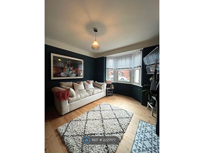 2 Bedroom Semi-Detached House To Rent In Leas Road, Guildford, GU1