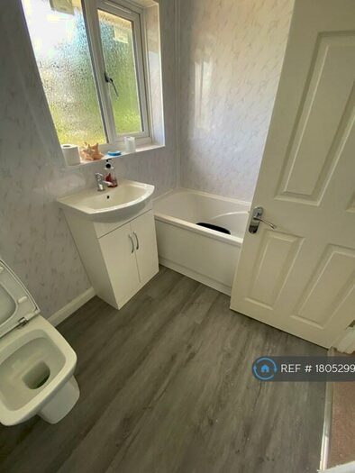 3 Bedroom End Of Terrace House To Rent In Lodge Lane, New Addington, Croydon, CR0