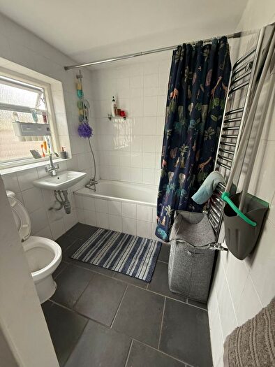 2 Bedroom Bungalow To Rent In Rugby Avenue, Wembley, HA0