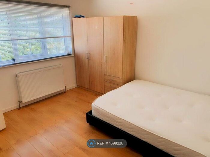 Studio To Rent In Wimborne Road., Bournemouth, BH2