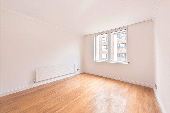 1 Bedroom Flat To Rent In Carriage Lodge, Earl's Court, W8