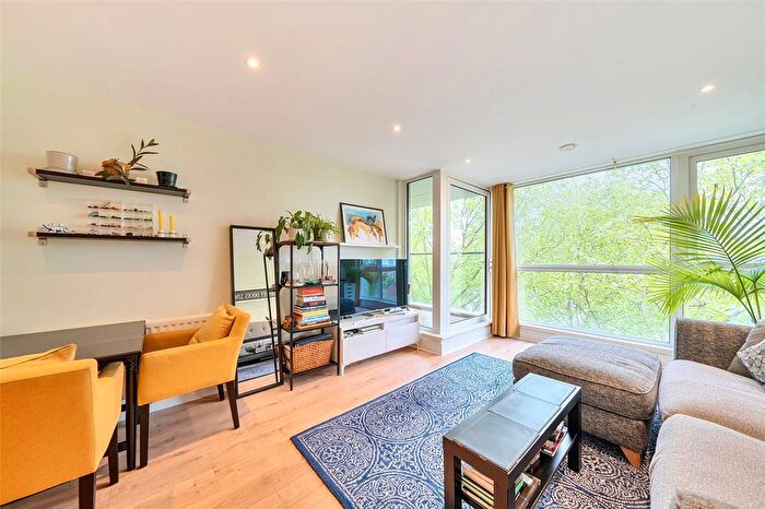 1 Bedroom Flat For Sale In Tavern Quay, Rope Street, Surrey Docks, SE16