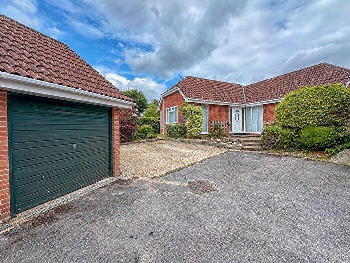 2 Bedroom Detached House For Sale In Swanmore, SO32