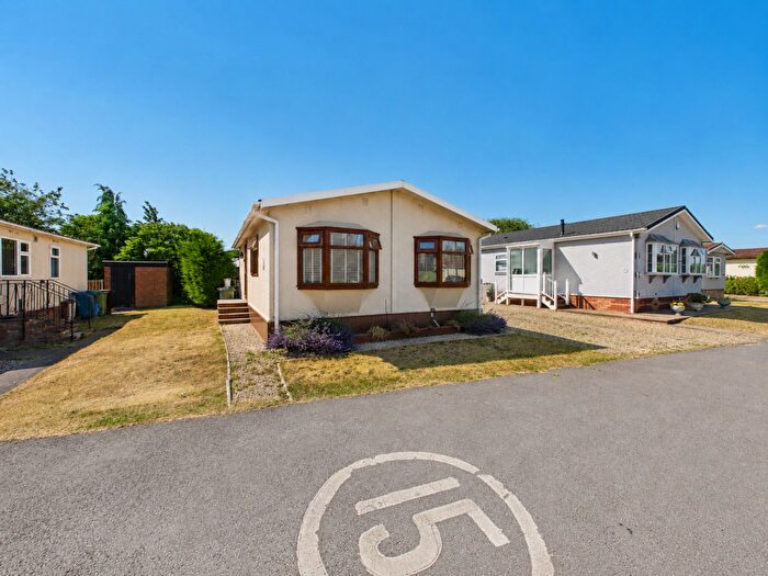 2 Bedroom Park Home For Sale In Lodgefield Park, Stafford, ST17