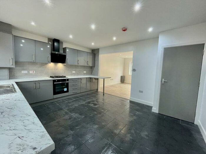 3 Bedroom Detached House To Rent In Green Street, Bury, Greater Manchester, BL8