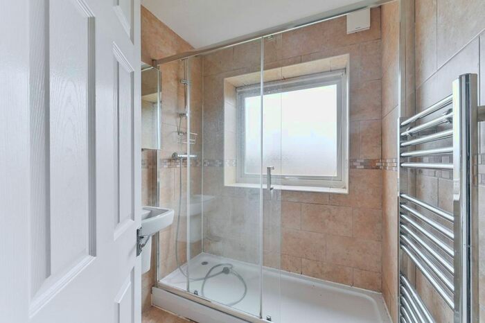 2 Bedroom Flat To Rent In Maldon Road, Wallington, SM6