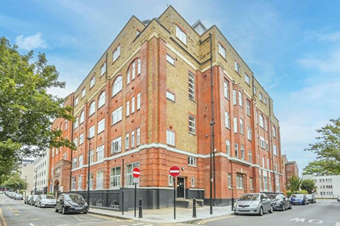 Studio To Rent In Henriques Street, Aldgate, London, E1
