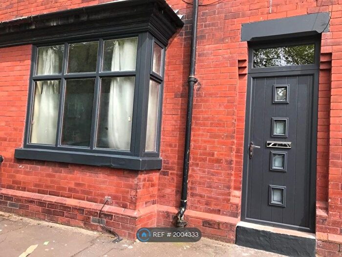 9 Bedroom Terraced House To Rent In Balmoral Road, Manchester, M14