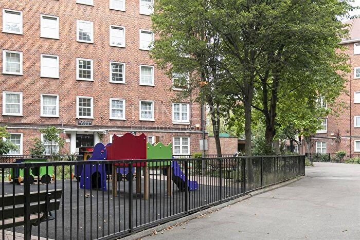 3 Bedroom Flat To Rent In Percival Street, London, EC1V