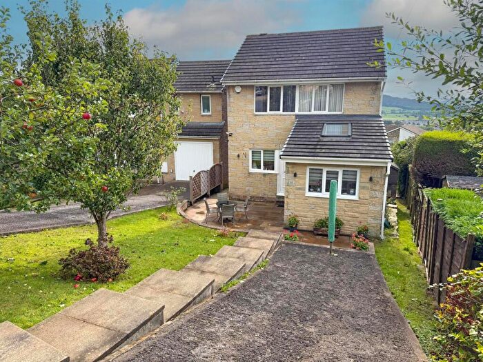 3 Bedroom Detached House For Sale In Hawkcliffe View, Silsden, BD20
