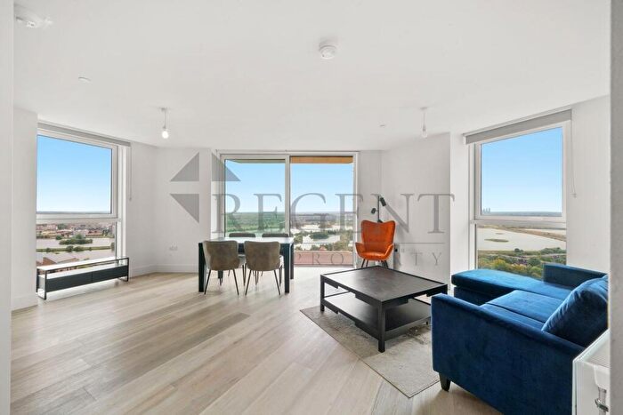 2 Bedroom Apartment To Rent In Hale Works, Daneland Walk, N17