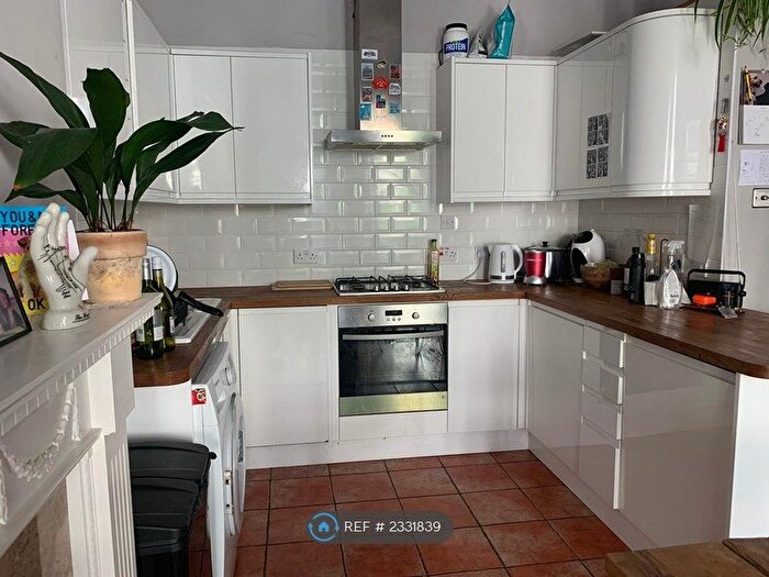 2 Bedroom Flat To Rent In Brunswick Place, Hove, BN3