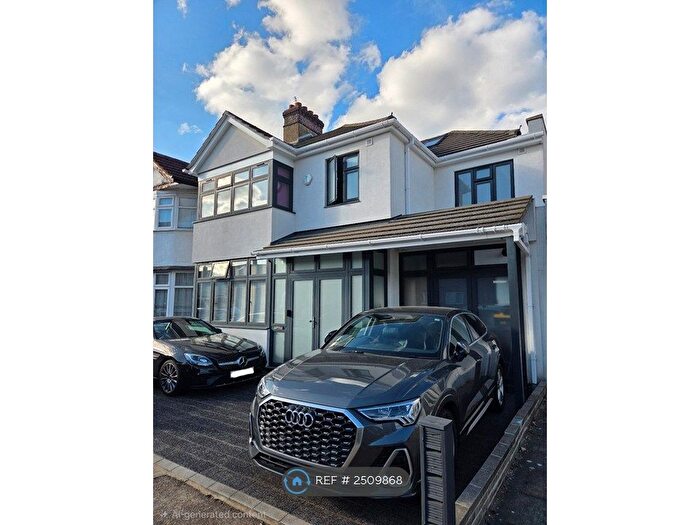 4 Bedroom Semi-Detached House To Rent In Burnley Road, London, NW10