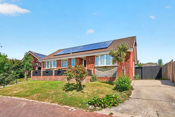 3 Bedroom Bungalow For Sale In Denton Gardens, East Cowes, Isle Of Wight, PO32