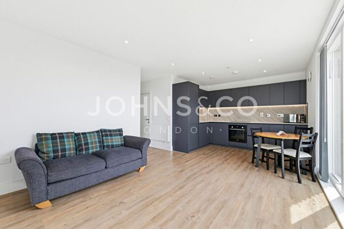 2 Bedroom Apartment To Rent In Horlicks Quarter, Slough, London, SL1