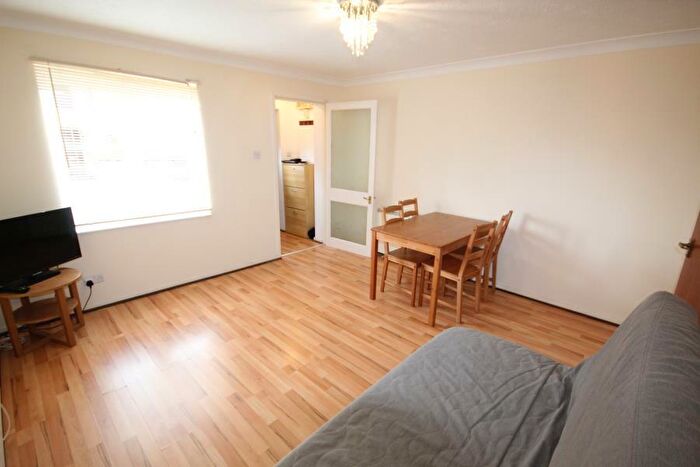 1 Bedroom Flat To Rent In ***Let Agreed***Churchfield Mews, Slough***Let Agreed***, SL2