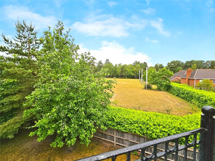 2 Bedroom Apartment For Sale In Kensington Court, Turners Avenue, Fleet, GU51