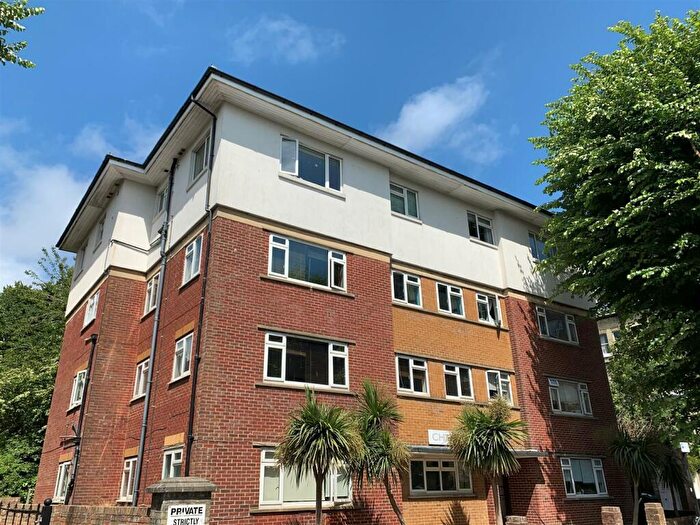 1 Bedroom Flat To Rent In Charis Court, BN3