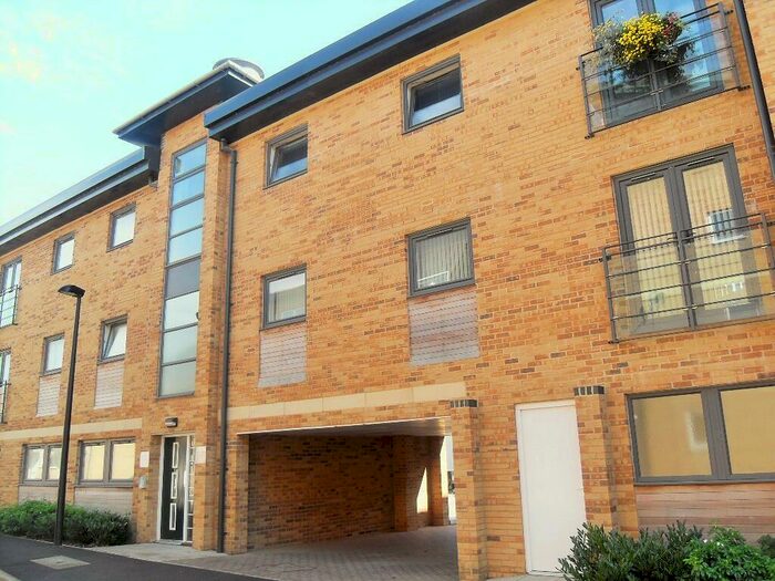2 Bedroom Flat To Rent In Periwinkle Court, Pasteur Drive, Old Town, Swindon, SN1