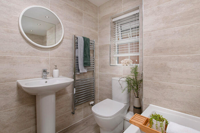 3 Bedroom End Of Terrace House For Sale In Bourne Road, Corby Glen, Lincolnshire, NG33